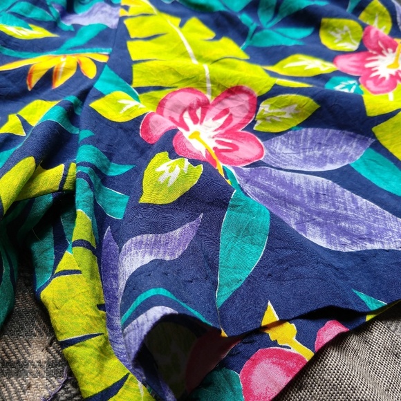 Vintage Hawaiian Elastic Waist 100% Rayon Shorts - Picture 2 of 5